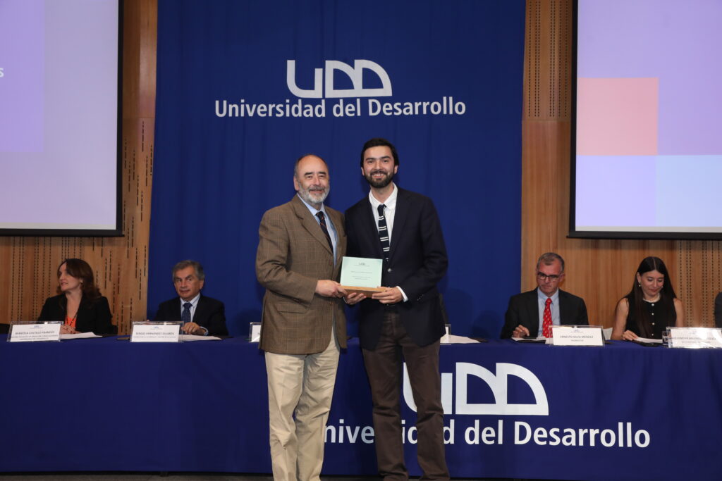 Facultad de Gobierno UDD reconoce a sus Profesores de Excelencia 2024 por su destacada labor académica